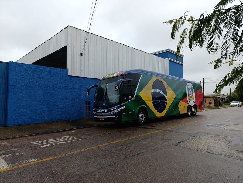 Ônibus Menetur Turismo
